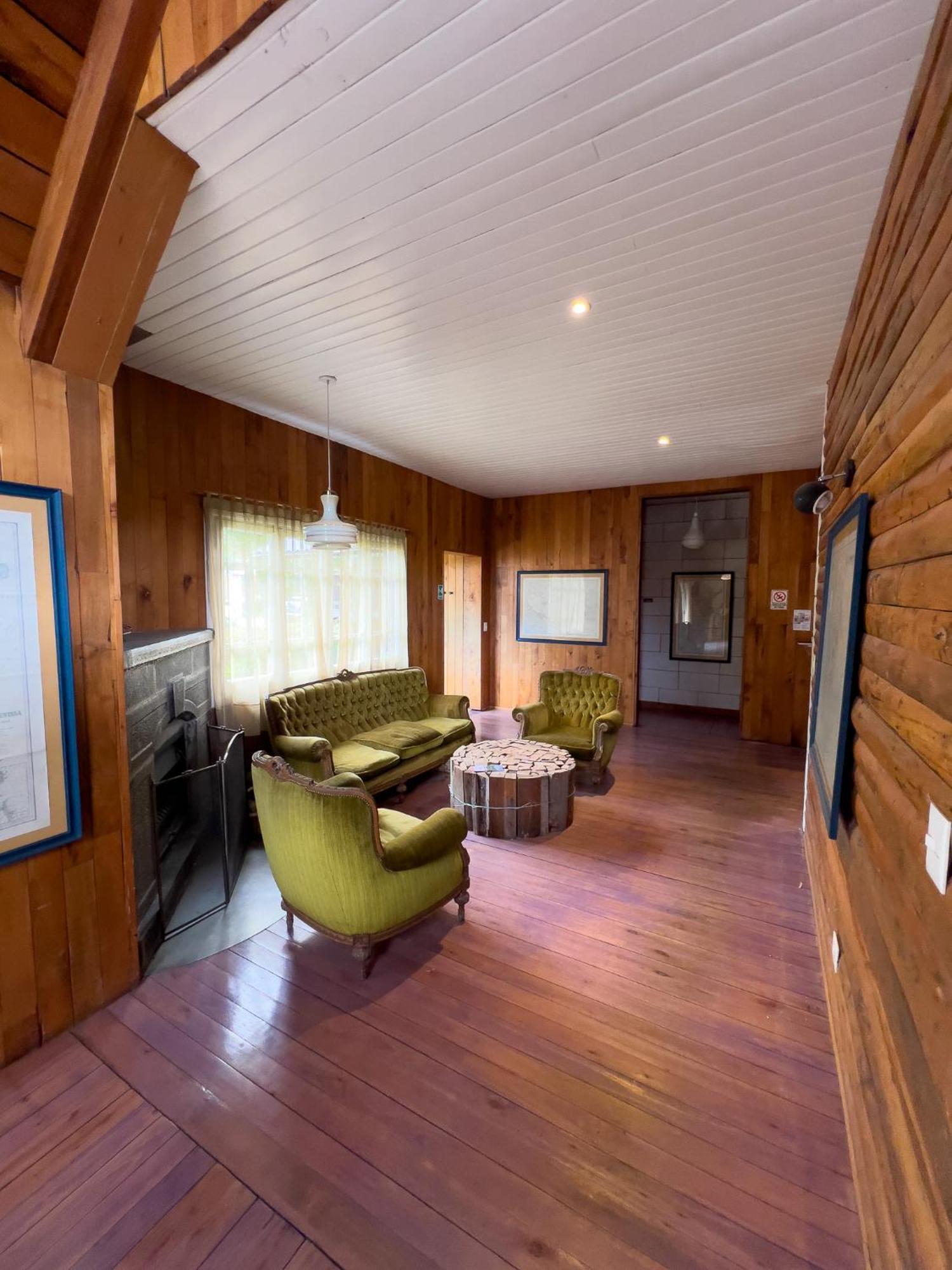 Wesley House Hosteria Boutique San Martin de los Andes Luaran gambar